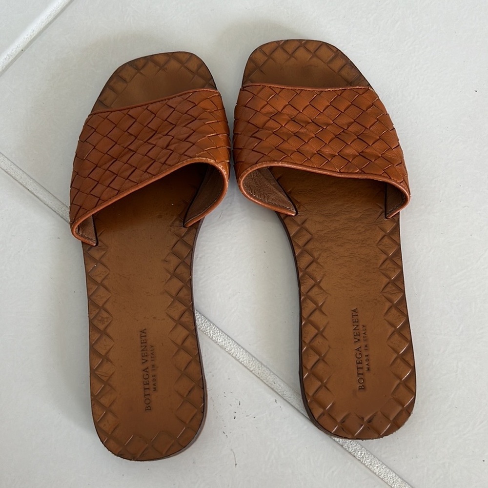 Bottega Veneta Slide size 37